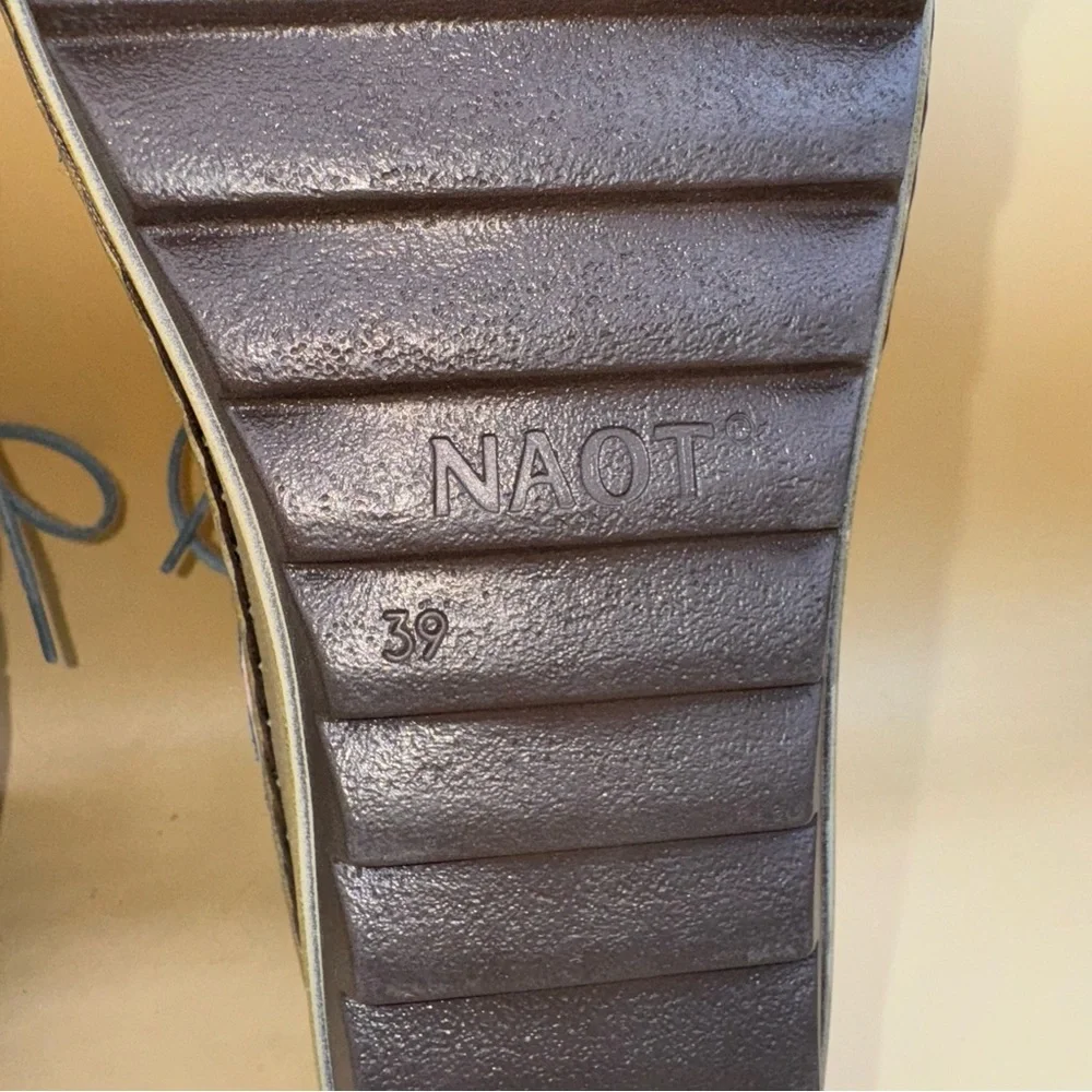 NAOT Yarrow Nubuck Teak Ghillie,‎ Women’s Size 39, EUC